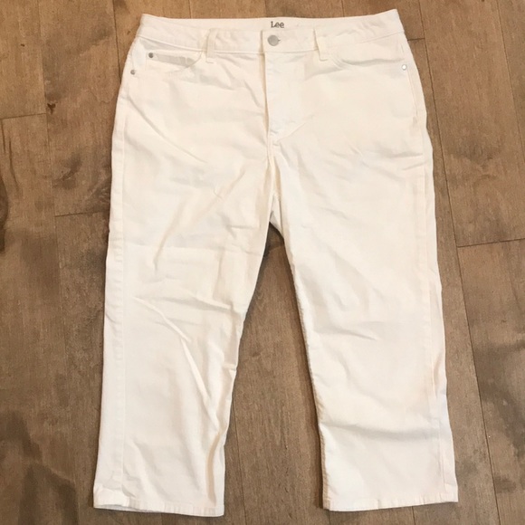 White Lee Riders midrise capri - Picture 1 of 5